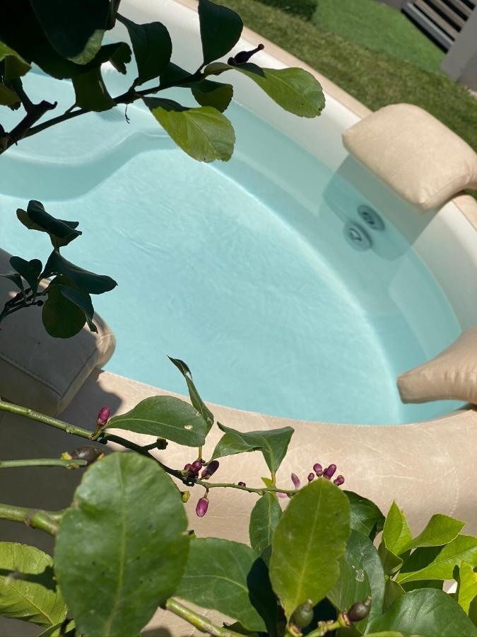 Art B&B Design Costa Volpino Εξωτερικό φωτογραφία