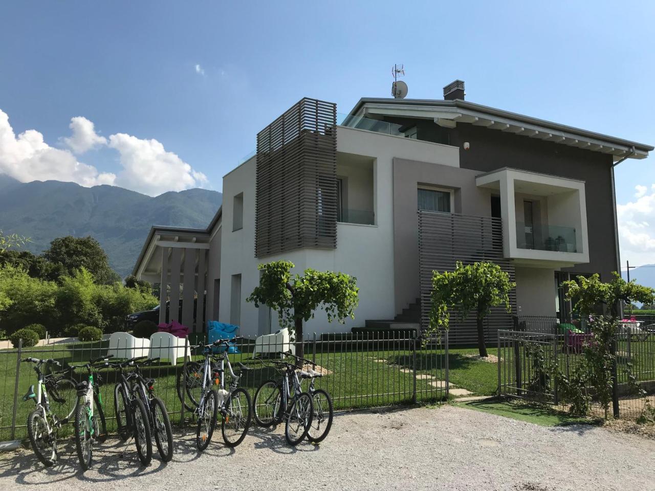 Art B&B Design Costa Volpino Εξωτερικό φωτογραφία