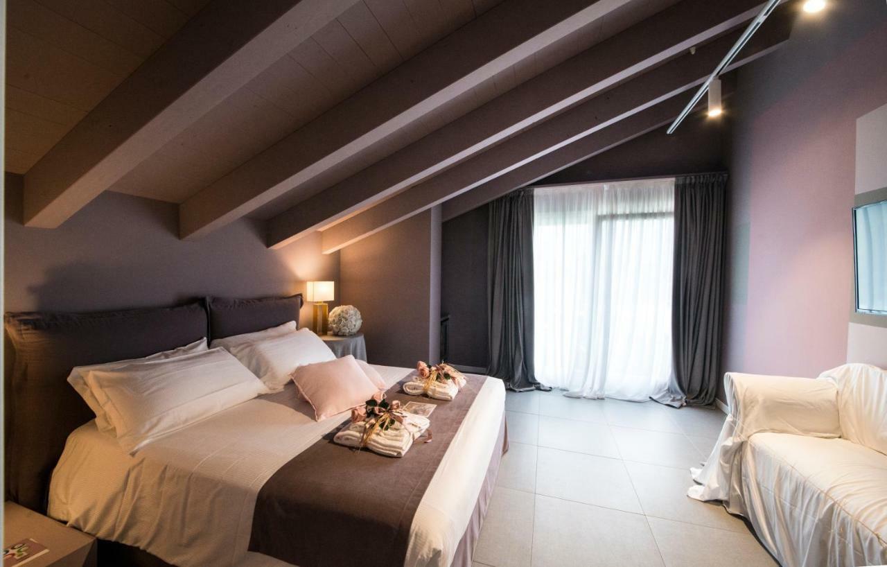 Art B&B Design Costa Volpino Εξωτερικό φωτογραφία